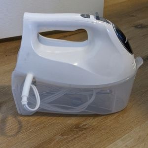 Hamilton Beach hand mixer white